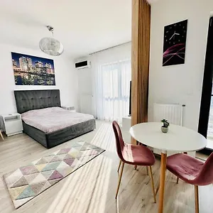 Apartament At The Plaza, Bucureşti