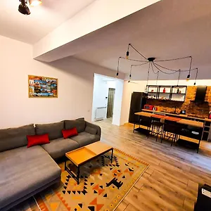 Apartament Urban Retreat: Industrial Chic 1br Ap - Heart Of, Bucureşti